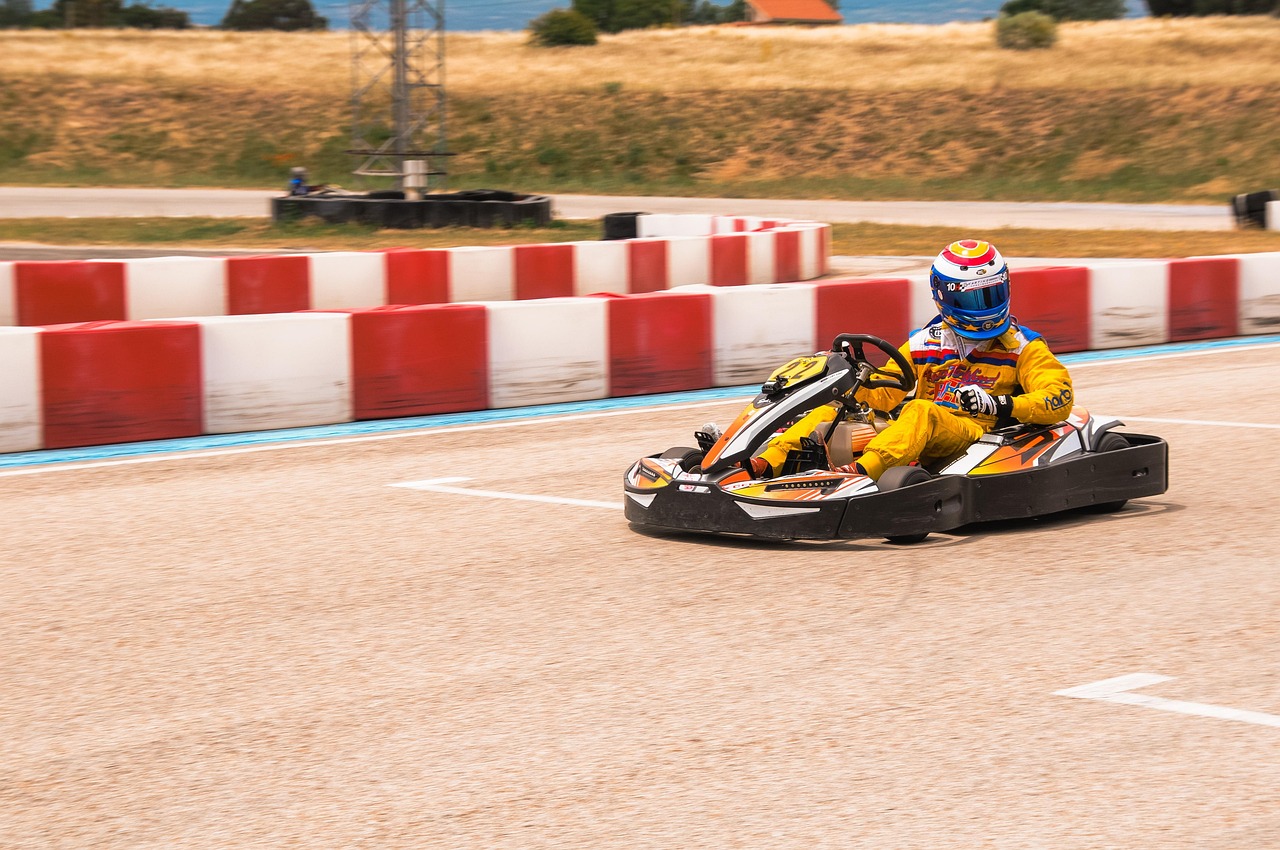 découvrez l'excitation du karting, une activité sportive ludique idéale pour tous les âges. vitesse, adrénaline et sensations fortes vous attendent sur nos circuits sécurisés.