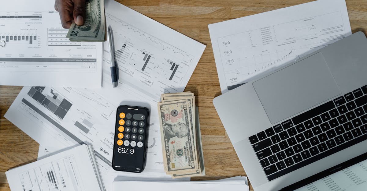 découvrez tout ce que vous devez savoir sur la gestion de la paie (payroll) : de la législation aux meilleures pratiques, en passant par les outils incontournables pour simplifier le processus de paiement des employés.