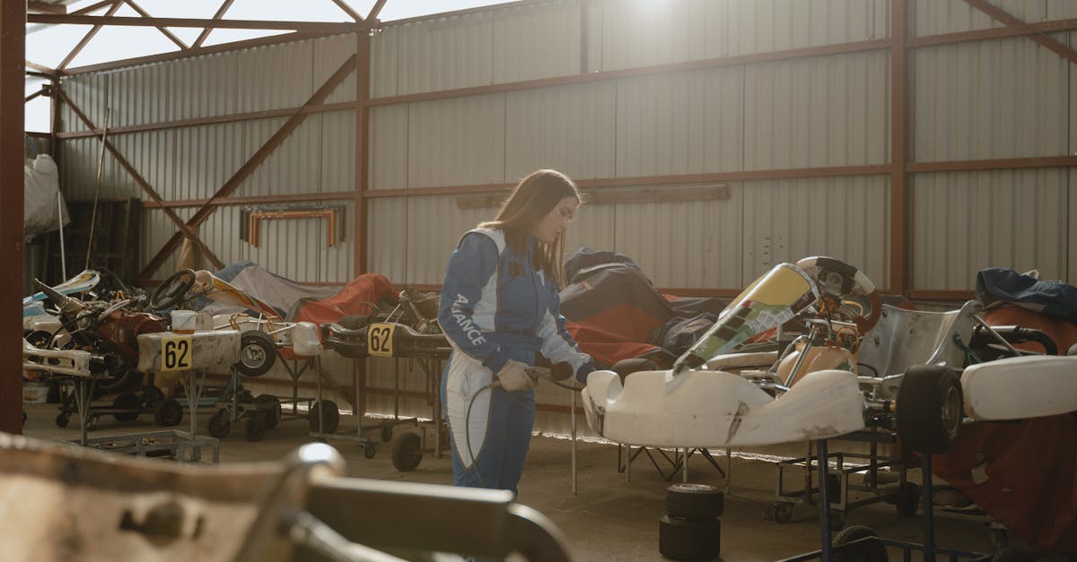 découvrez l'adrénaline du karting ! que vous soyez débutant ou pilote expérimenté, vivez des courses palpitantes dans des circuits adaptés à tous les niveaux. réunissez vos amis et plongez dans un univers de vitesse et de sensations fortes.