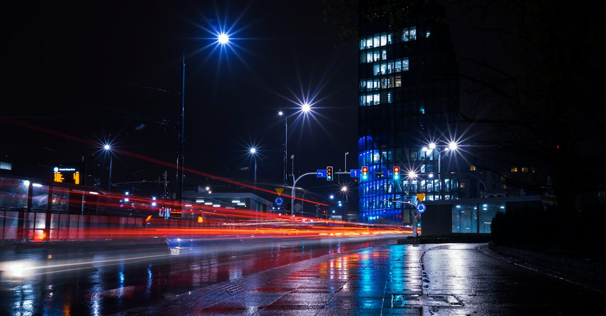 découvrez le fonctionnement des feux de circulation, leurs rôles pour la sécurité routière et l'impact sur la fluidité du trafic. informez-vous sur les innovations et les défis liés à la signalisation routière.