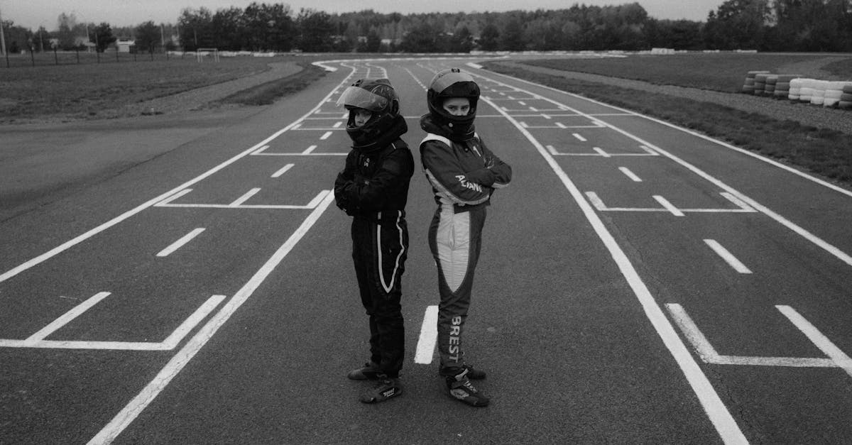 découvrez l'univers palpitant du karting, un sport automobile accessible à tous ! vivez des sensations fortes sur piste, défiez vos amis et améliorez vos compétences de conduite dans une ambiance conviviale et dynamique. que vous soyez débutant ou pilote aguerri, le karting promet adrenaline et fun à chaque virage.