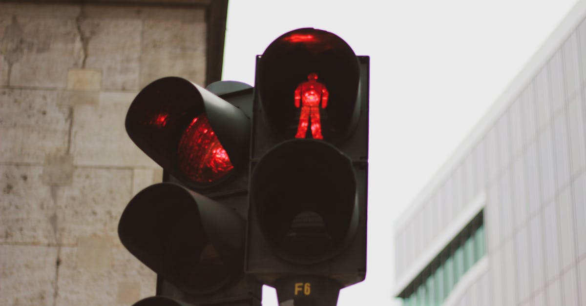 découvrez le fonctionnement et l'importance des feux de circulation dans la régulation du trafic. apprenez comment ces dispositifs améliorent la sécurité routière et facilitent la circulation des véhicules et des piétons.