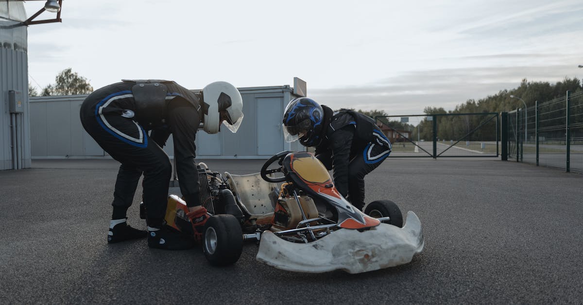 découvrez l'excitation du karting ! que vous soyez débutant ou pilote expérimenté, vivez des moments palpitants sur la piste. participez à des courses palpitantes en famille ou entre amis et améliorez vos compétences de conduite dans un environnement sûr et amusant. rejoignez-nous pour une aventure karting inoubliable !