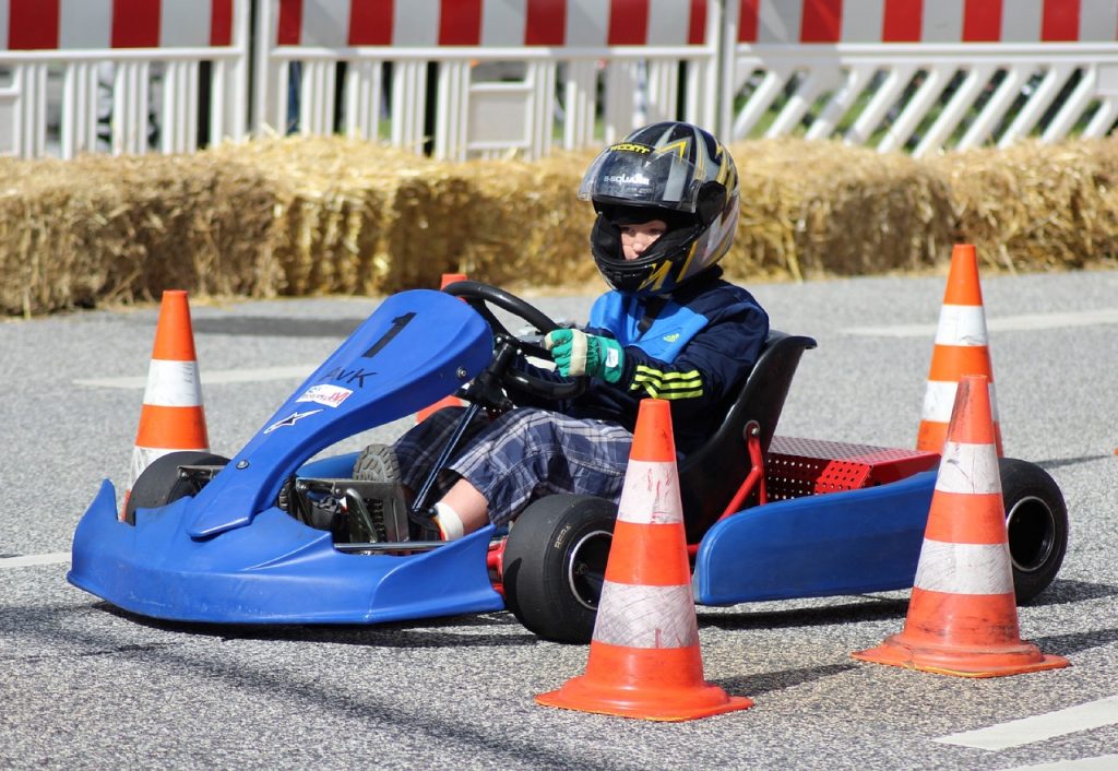 TRACK KARTING