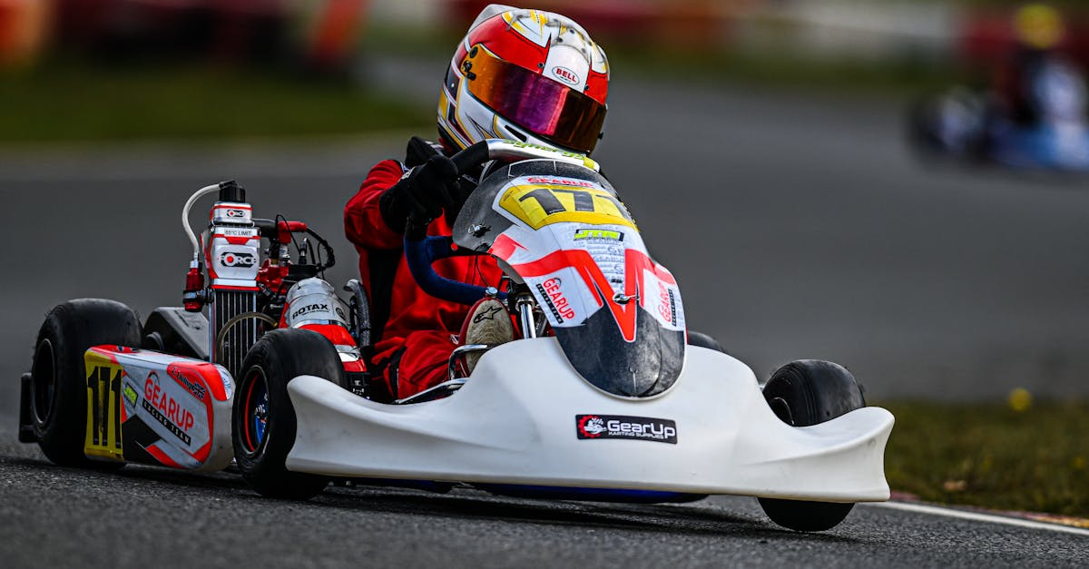 découvrez le monde palpitant du karting ! vivez des sensations fortes sur piste, que vous soyez débutant ou pilote aguerri. rejoignez-nous pour des courses endiablées, des conseils d'experts et une expérience inoubliable entre amis ou en famille.