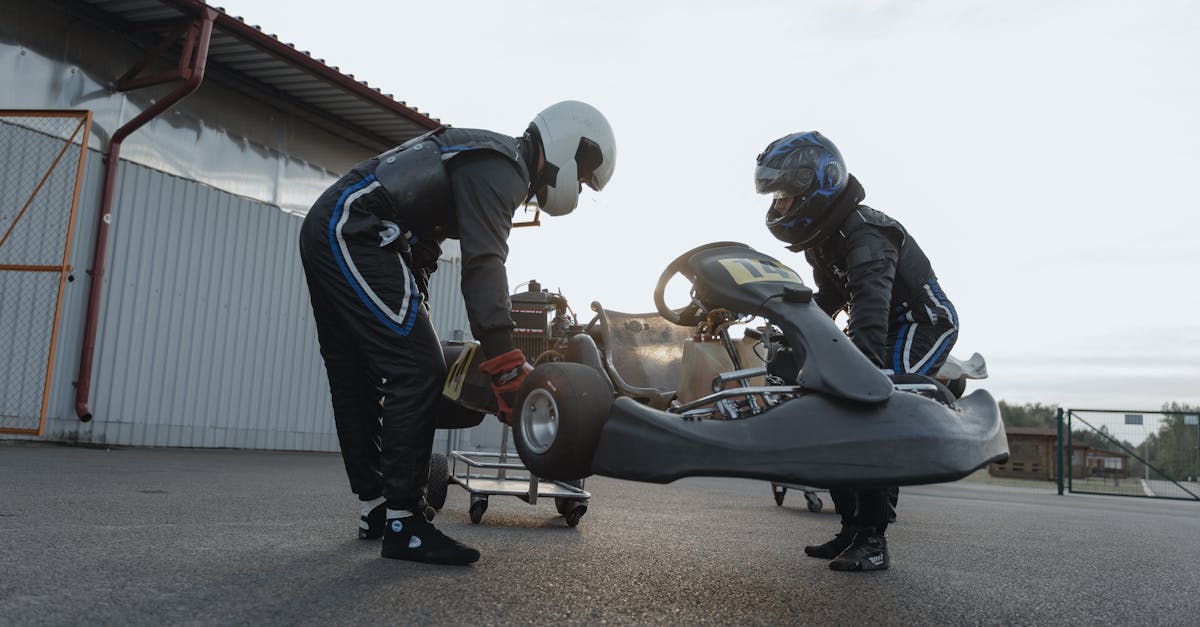 découvrez les secrets des mécanismes du karting avec notre guide complet. apprenez à optimiser les performances de votre kart, à entretenir votre équipement et à maîtriser les techniques de pilotage pour vivre des sensations fortes sur la piste.